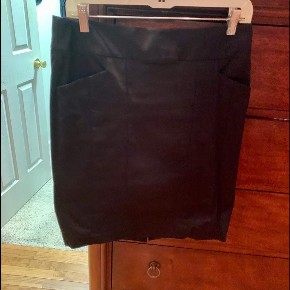 Black dressy & stretchy skirt